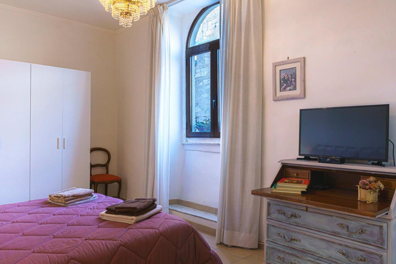 Appartamento Piazza Santa Maria Nuova Viterbo Dış mekan fotoğraf